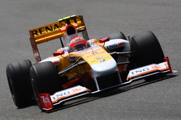 包含索伯车队险胜威廉姆斯，阿隆索点燃赛场的词条