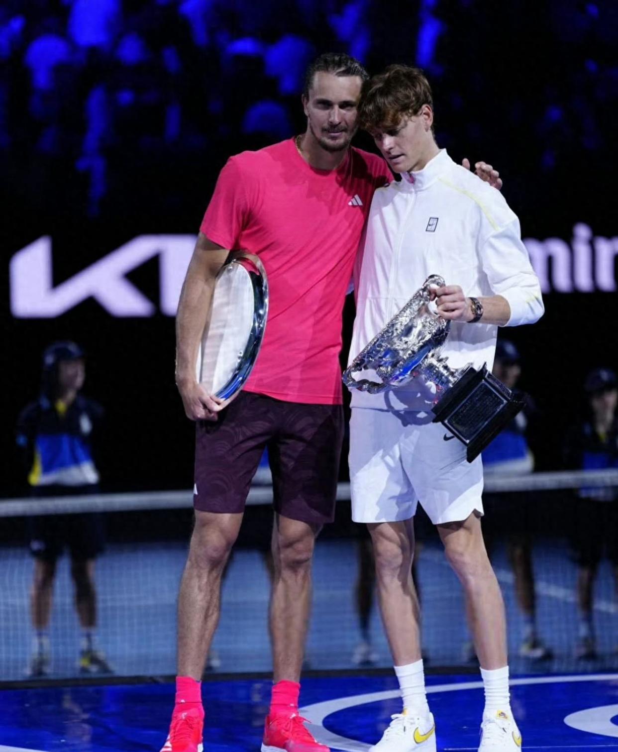 开云体育官网-年终总决赛碾压澳网，兹维列夫统治全场