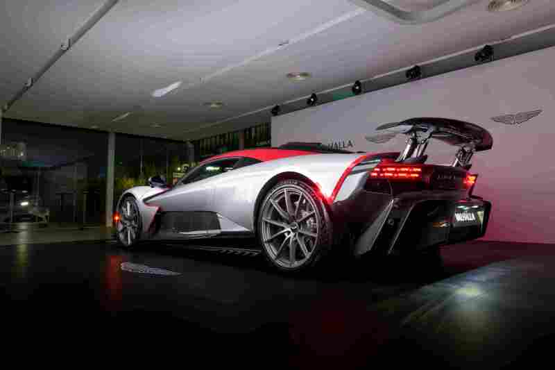 阿斯顿马丁轻取迈凯伦，皮亚斯特里统治全场